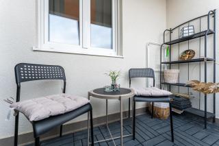 Flexible SelfCheckIns 129 - Zagreb - Garage - Loggia - Zagreb - 9