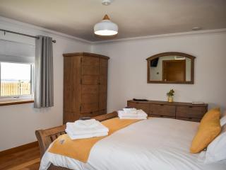 Ryka Lodge - Back - 3