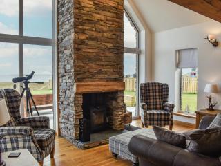 Ryka Lodge - Back - 2