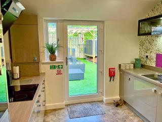 Station View - Pickering - 7