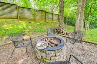 Family Home with Ping-Pong and Fire Pit in Lexington - Lexington - 0
