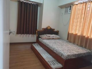 Room in Guest room - Peaceful City View Condo for Rent in Quezon City - Manila - 6
