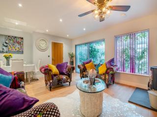 Merriman Lodge - Street - 5