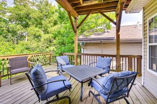 10 Mi to Keeneland Family Home with Deck and Yard - Lexington - 0