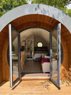 Pods At Buckland's Glamping - Handcross - 4