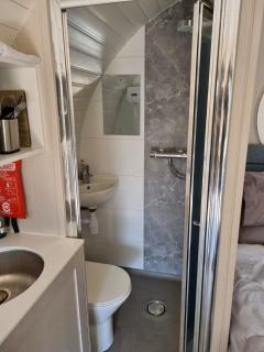 Pods At Buckland's Glamping - Handcross - 3