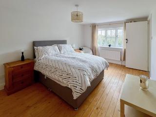 Sandy Toes Cottage - - 9