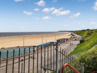 Sandy Paws - Gorleston-on-Sea - 4