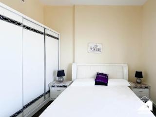 1BR Getaway in RAK l Balcony , Pool and Gym Access - Ra’s al-Chaima - 8