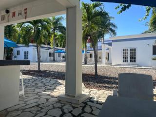 Captain All's BED AND BREAKFAST - - 7