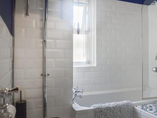 Roundabout Cottage - Settle - 8