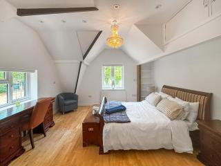 The Gables - Uk47818 - Merstham - 1