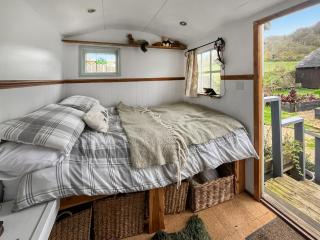 Up At The Barn - Brede - 4