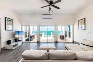 Get Ready for Ocean Views, Pool, and Beach Fun - Providenciales - 6