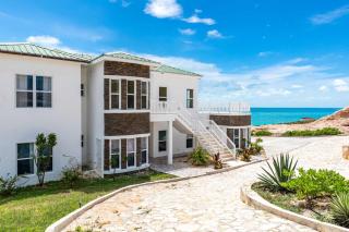 Get Ready for Ocean Views, Pool, and Beach Fun - Providenciales - 8