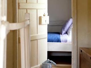 Box Cottage - Eastling - 2