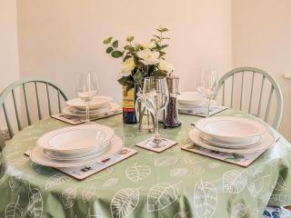 Whitney Cottage - Broadway - 3