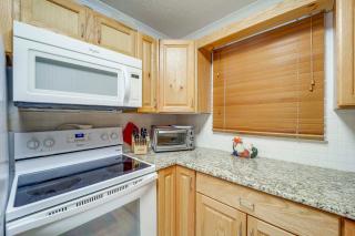 Walk to Ski Lift Beech Mountain Condo - 1