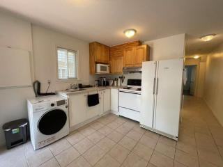 Bright and Cozy Home in Quiet Neighborhood - Vancouver - 5