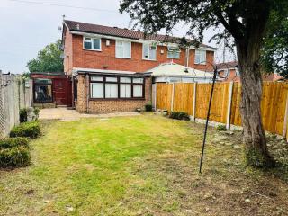 Luxe 2 Bedroom House Derby City - Derby - 6