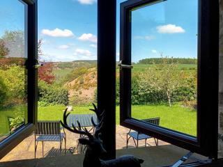 Hillcrest Cottage - Broxa - 2