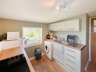 Rose Cottage - - 6