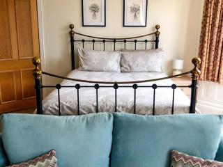 Queen Bs - Bridlington - 4