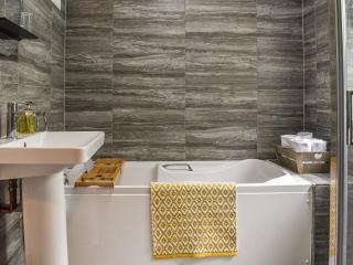 The Horseshoe Annex - 3