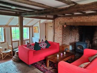 Burnt House Cottage - Barking - 9