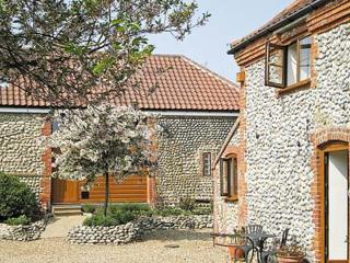 Hay Loft -23894 - Aylmerton - 8