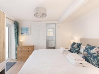 Coast View Apartment - Lyme Regis - 5