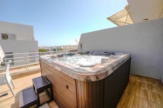 St Julians flat with Jacuzzi - St Julian's - 0