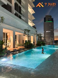 Quill Residence 1R1B with Netflix 23F&Massive Pool - 4