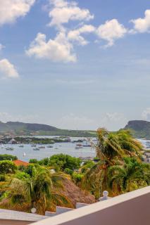 NEW Tropical Villa I Seaview I 5 min to Beach I 4BR - 3