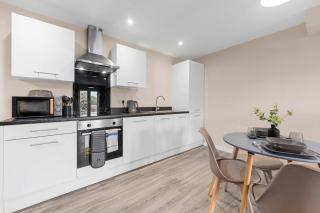 2 bed free parking Mcr apartment by City SuperHost - Manchester - 7