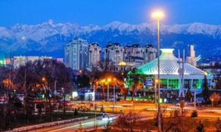 3 Rooms of the Sun Almaty Center Apartment - Almaty - 2