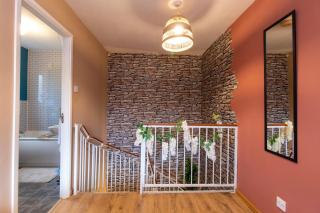 1 Bed House- Free Parking- New Cross Hospital By Lush Properties - 1