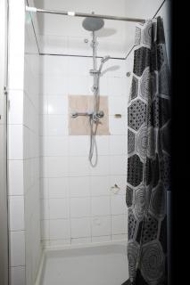 Posto letto in una camera condivisa - Busto Garolfo - 9