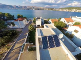 Seaside luxury villa with a swimming pool Cove Duga, Ciovo - 24268 - Trogir - 8