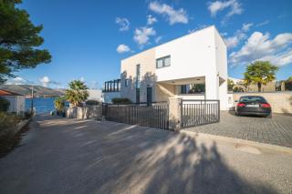 Seaside luxury villa with a swimming pool Cove Duga, Ciovo - 24268 - Trogir - 1