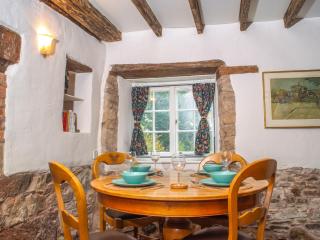Snowdrop Cottage - - 9