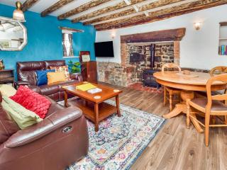 Snowdrop Cottage - - 7