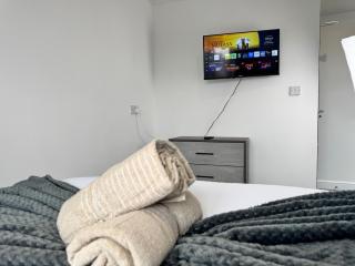 6B 3Bath - Free Parking - TVs In EVERY Room - Liverpool - 9