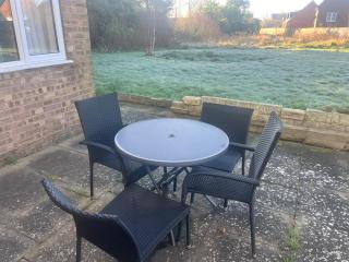 Spacious 6 Bedroom Home in Grantham with Parking - Lincolnshire - 2