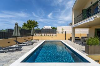 Villa Franka - holiday home with a private pool - 8