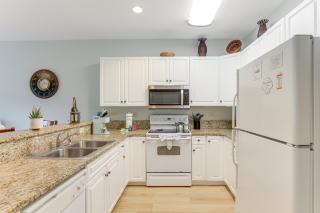 about 6 Mi to Ocean with Pool and Golf Myrtle Beach Condo - Myrtle Beach - 2