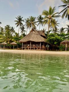 Whale Beach Bungalows and Tents - Kilindoni - 9