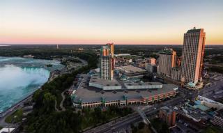 Hilton Niagara Falls/ Fallsview Hotel and Suites - Niagara Falls - 9
