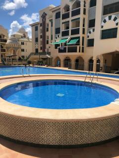 Apartamento con piscinas - Santa Pola - 0