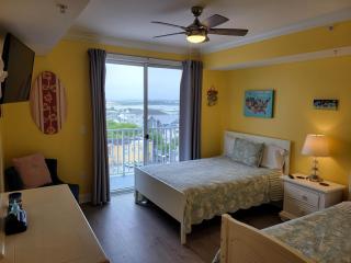 Belmont Towers 708 - 4